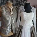 raiba veste līgavainim, vienkrāsaina kravate bēšīga, Swarovsky elements