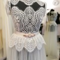 tilla kleita, josta ar swarovsky, sienama josta, princešu kleita, apakškrekls, pienbalta kleita līgavai, mežģiņu augša, īsas piedurknes