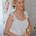 zīda kāzu kleita ar šlepi, izšūta josta, grieķu tipa griezums, dekoratīvas lencītes, korseškleita, pienbalta kāzu kleita, plīvurs, 125 rozītes