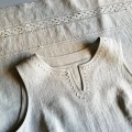 lina tunika, lina kleita, liela izmēra kleita no lina, lina mežģīnes, rupjais lins, darba tērps, pelēks lins, tautiskais tērps, dabisks lins, 