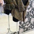 vilnas veste ar jostu, govs ādas josta, ādas josta, asimetriska aizdare, vestes šūšana, polsteri dekoratīvi, zemes toņos veste, liela izmēra dāmai veste